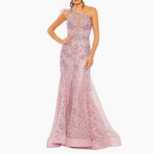 Mac Duggal black-tie Embellished Lace Mermaid Gown